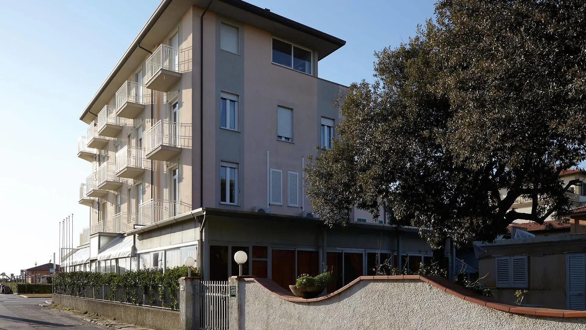 Hotel Mirage Marina di Pietrasanta 3*,  Italy